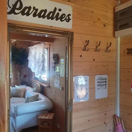 Letniskowe Paradise 里沃