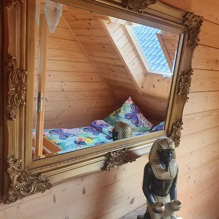 펜션 Letniskowe Paradise 레왈